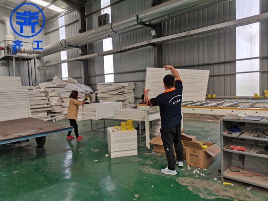  鄭州擠塑板的生產(chǎn)設備與生產(chǎn)工藝